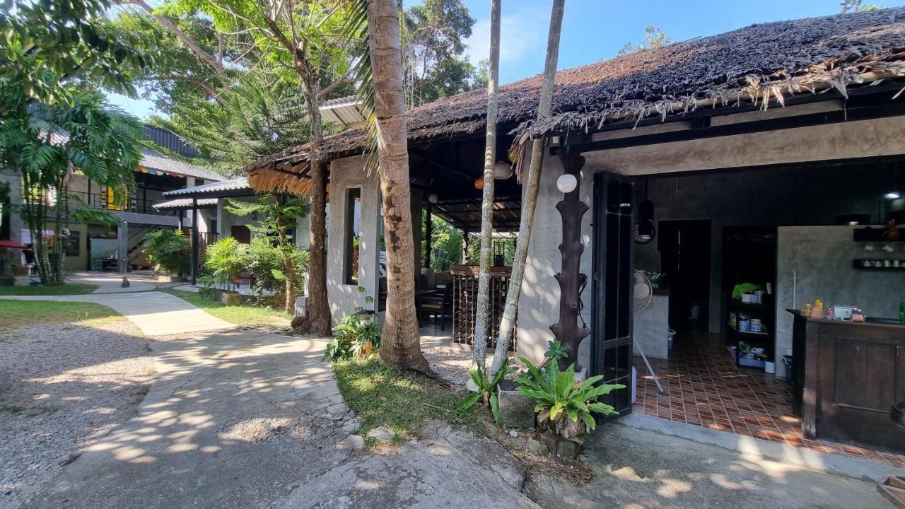 Aonang Third Place Hometel Ao Nang Exterior photo